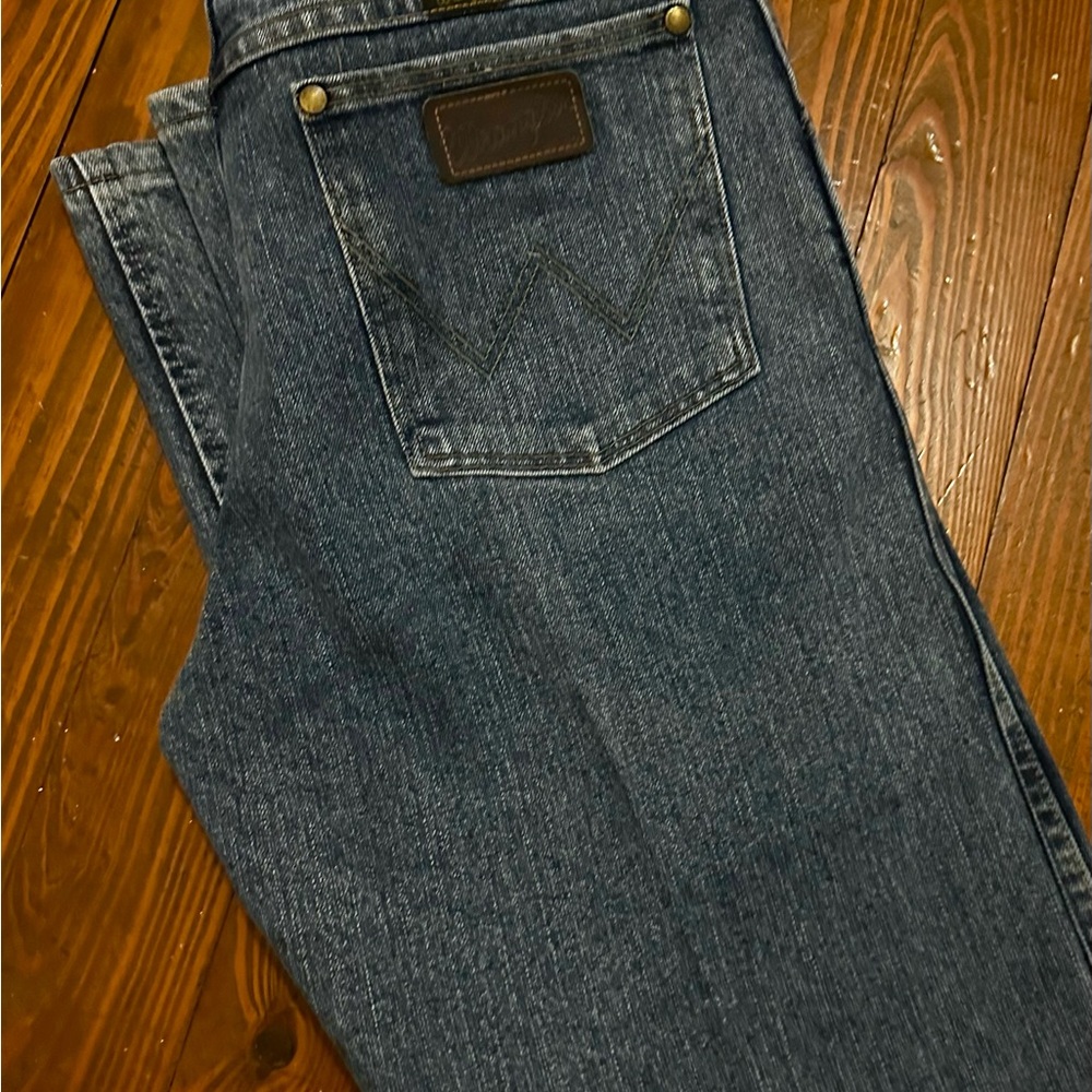 Wrangler Jeans - 33×32 — Advanced Comfort Cowboy Cut — Dark Wash
